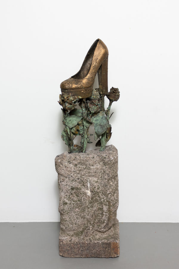 Ragnhild May, Rose Dance (on a plinth), 2023