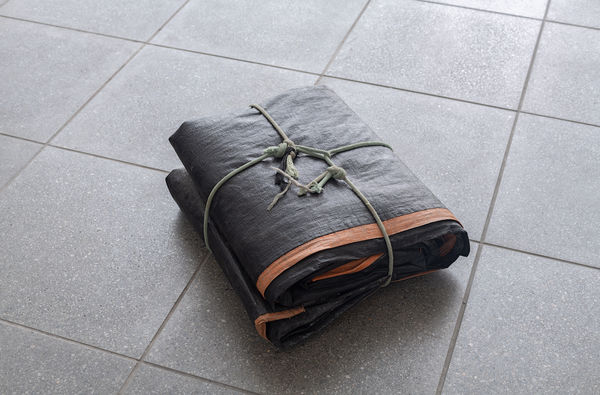 Allan Weber, Sem título, da série Novo balanço [Untitled, from the New Balance series], 2024