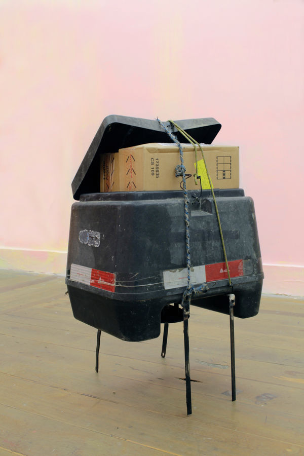 Allan Weber, Sem título, da série Nós que sustenta na raça [Untitled, from the Nós que sustenta a raça series], 2024