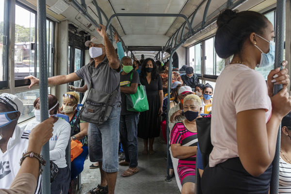 Ailen Maleta, Untitled, from the Inertia series, 2021