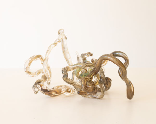 Michèle Janata, El Sol de Rodillas, 2025