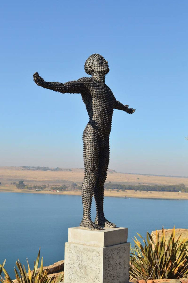 Anton Smit, Toiva Ya Toiva Embracing Space – Riveted, 2018