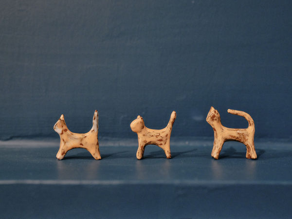 Sarah Abu Abdallah Alaa, Aseel, and Salma, 2026 3 Ceramic sculptures 5 X 7 X 2 cm 5.5 x 5 x 2 cm 5.5 x 5 x 2 cm