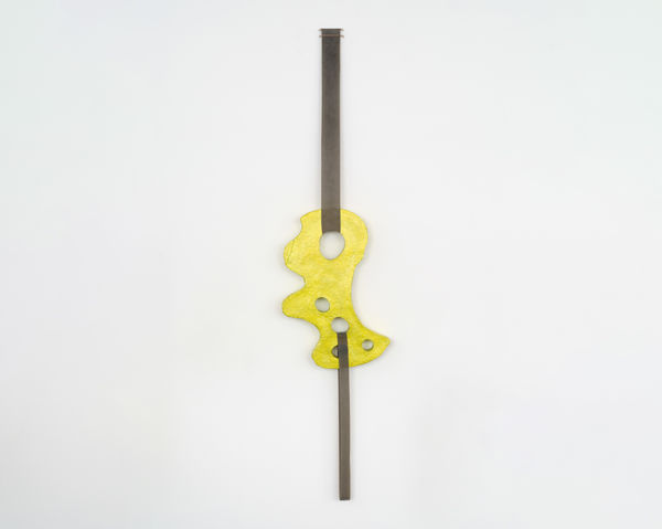 Daniel Silva Mycelium Holons, 2022 Mycelium roots grown in wood chips and rubber