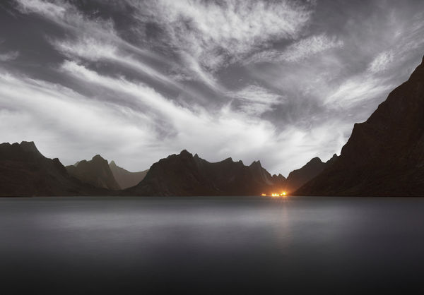 Michael Najjar 迈克尔·耐贾尔, rising seas 上升海面, 2021