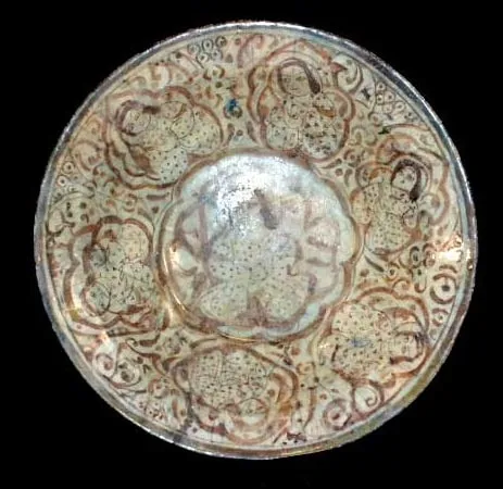 Glazed Kashan figural plate
