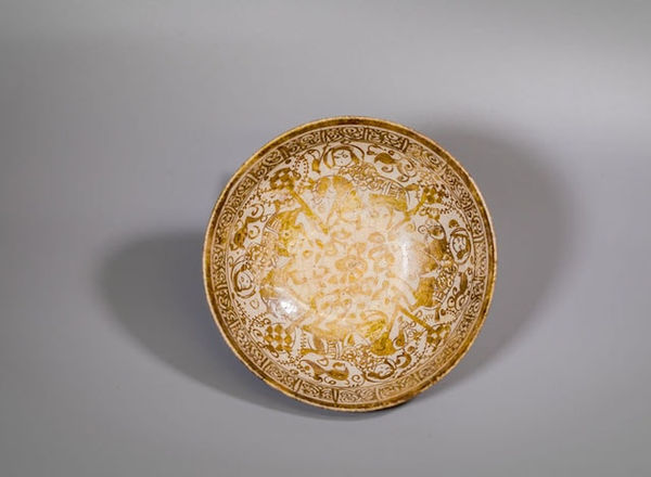 Kashan Lustre Bowl with Figural Decoration