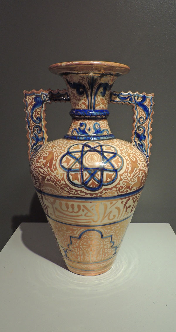 Hispano-Moresque amphora