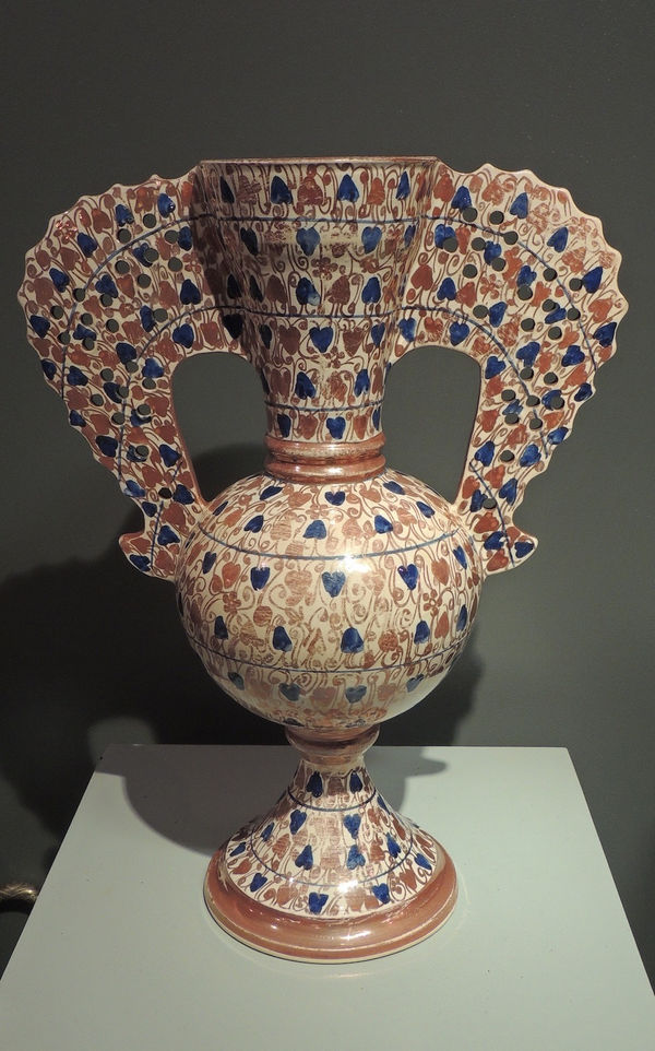 Hispano-Moresque amphora
