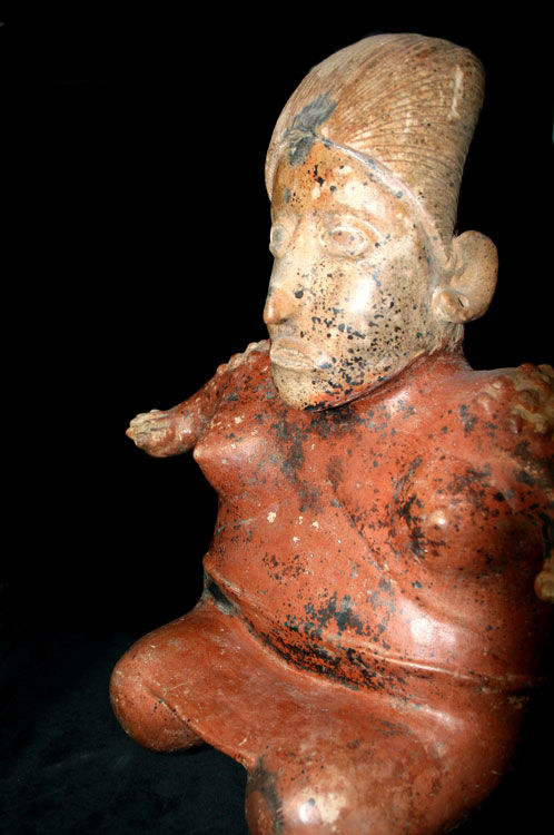 Ameca-Ezatlán Style Jalisco Terracotta Sculpture of a Kneeling Woman
