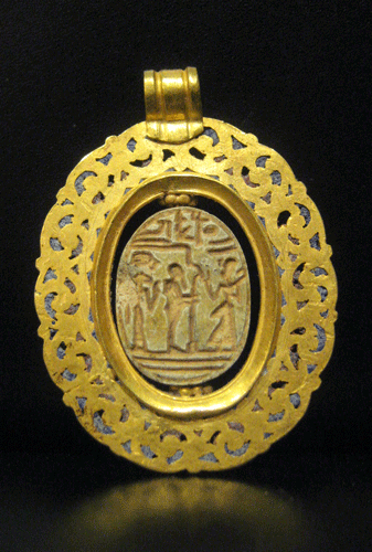 Egyptian Scarab Set in Gold Pendant
