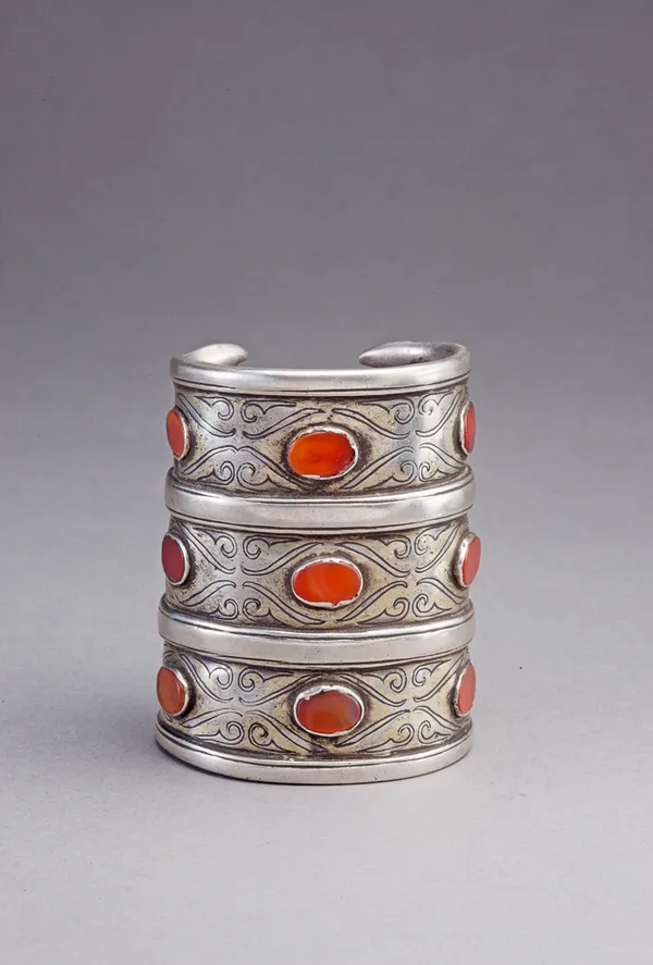 Turkoman Bilezik silver and carnelian cuff bracelet