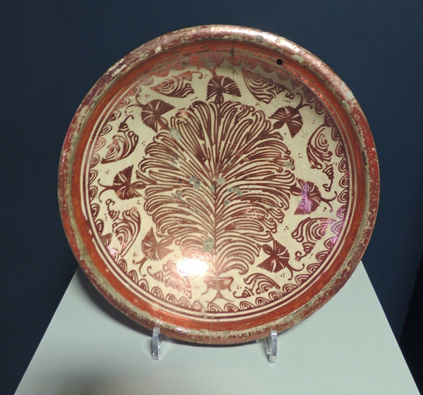 Hispano-Moresque deep lustre bowl