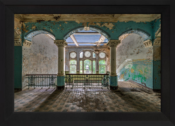 CLASSIC SATIN BLACK FRAME, BLACK LINEN LINER