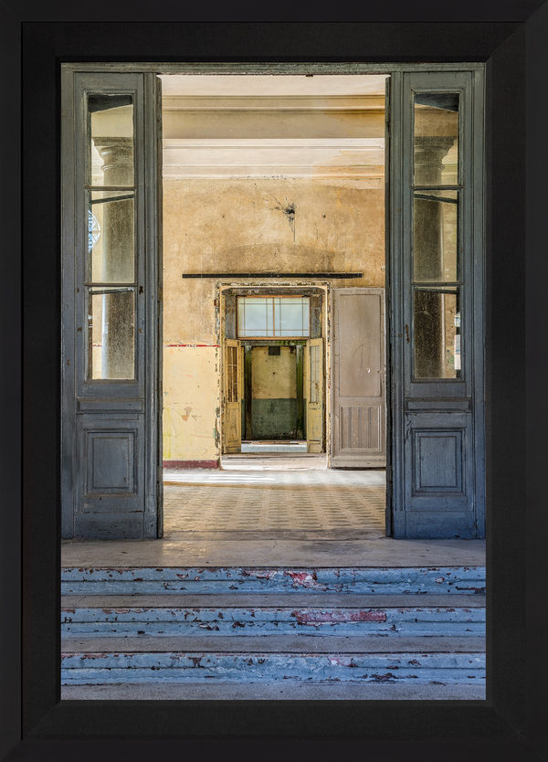 CLASSIC SATIN BLACK FRAME, BLACK LINEN LINER