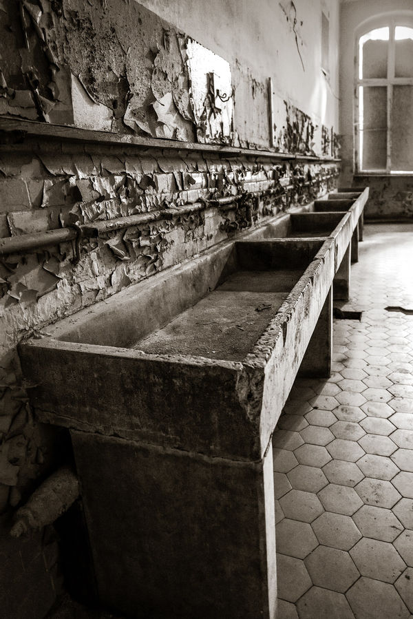 Wash Trough Beelitz Heilst&auml;tten, Germany, 2014