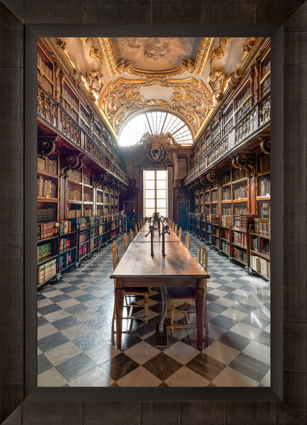 TABACCHINO FRAME, DARK ASH, BLACK LINEN LINER