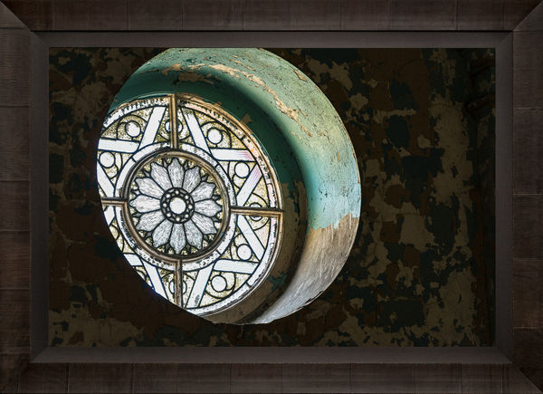 TABACCHINO FRAME, DARK ASH, BLACK LINEN LINER