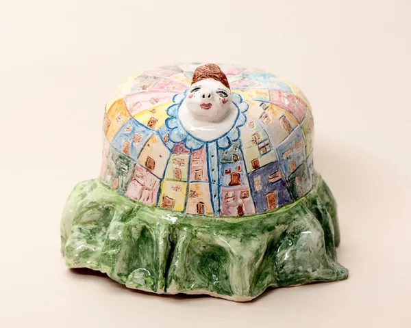 Manuela Zárate, Doña con falda, 2023