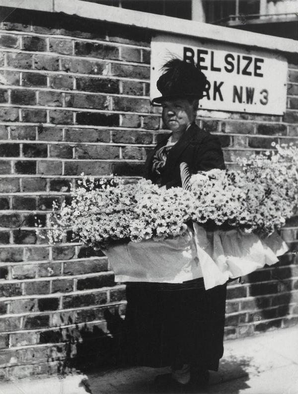 Bill Brandt, Flower Seller, Belsize Park, 1934