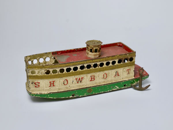 TOYS, BOAT PULL TOY WITH ANCHOR