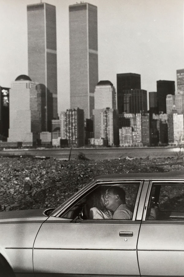 Thomas Hoepker, A kiss in the car, New York, Vintage, 1989