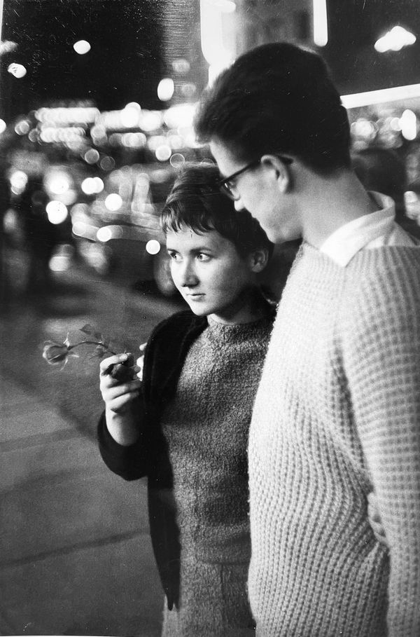 René Burri, Junges Paar am Kurfürstendamm, Berlin, Vintage, 1959