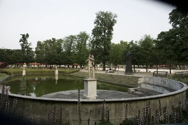 Angela Grauerholz, Tuilleries Fountain (Homage to Atget) 1/3, 2008