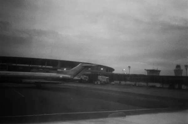 Angela Grauerholz, Airport, 1988