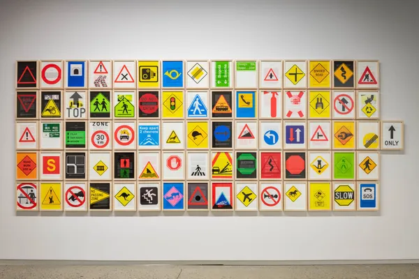 Stanley Février, Analyse de la collection du musée d'art contemporain de Montréal à partir du critère de la diversité ethnoculturelle transposée dans une installation, Ed. 2/3, 2023