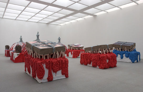 Thomas Hirschhorn, Les Quatres Livres (L'art du bonheur), 2005