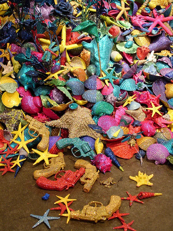 Carlos Betancourt, Re-Collections Seashells installation, 2005