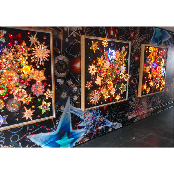 Carlos Betancourt, Marfa: Future Eternal installation, edición Anónimo (wall paper and light assemblages detail), 2019