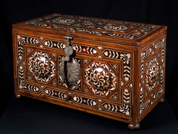 ANONYMOUS, Enconchado Trunk