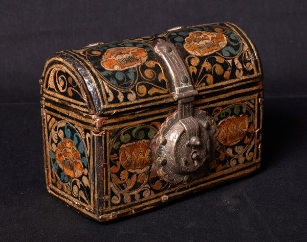 ANONYMOUS, Barniz de Pasto Chest