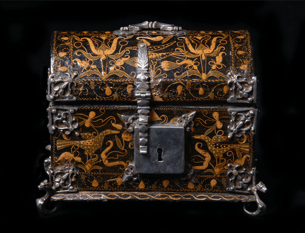 ANONYMOUS, Barniz de Pasto Chest