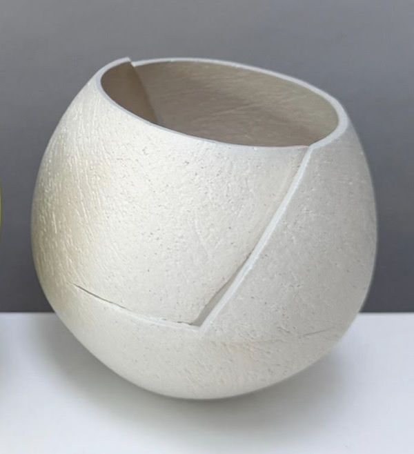 Ashraf Hanna, Grey cut and altered pinch pot