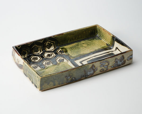 Tsuboshima Dohei 坪島 圡平, Oribe-glazed rectangle dish
