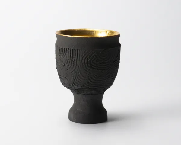 Sakata Jinnai 坂田 甚内, Oxidized smoke sake cup with gold interior 金環杯