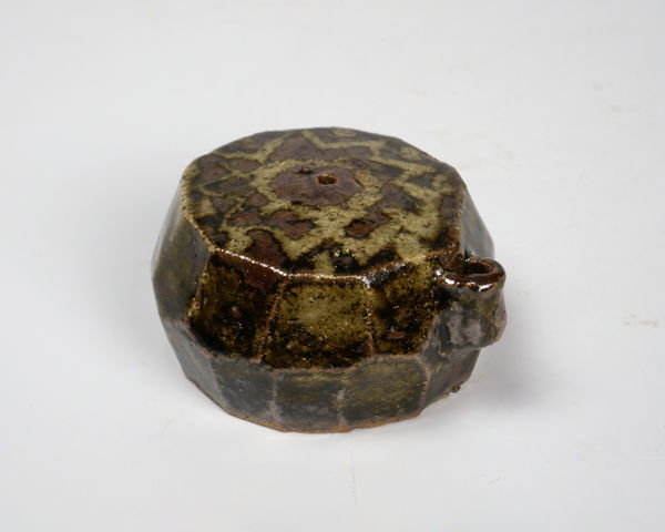 Faceted amber glazed water dropper 飴釉面取水滴, Joseon dynasty