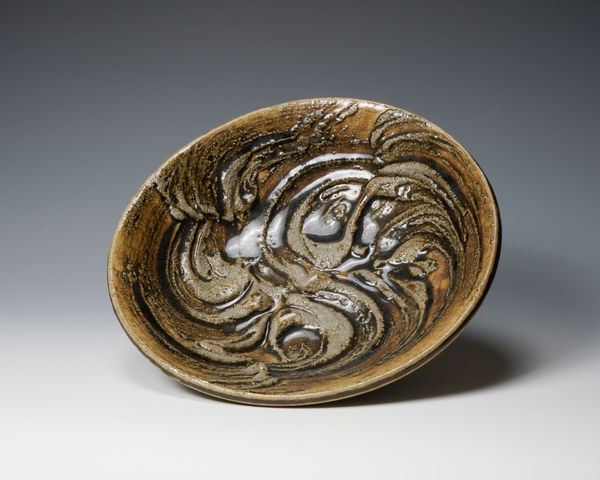 Kawai Kanjiro 河井寛次郎, Dish with brushed hakeme over yellow glazed clay, 1955