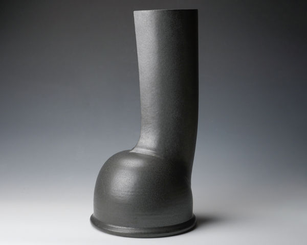 Shibata Shigeru 柴田繁 Black Glazed Vase 黒釉花器”起”, cia 1978