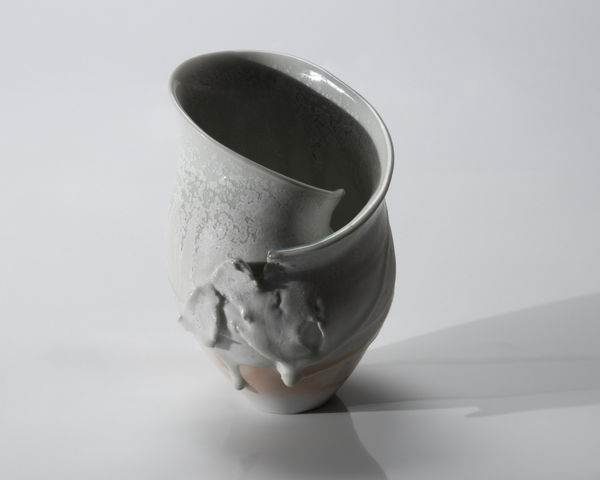Kato Mami 加藤真美, Frost glazed flower vase "Kaguya", 2024
