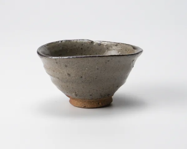 Matsuo Tomofumi 松尾友文 Karatsu guinomi with “Kawakujira” (whale skin) design