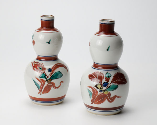 Kitade Tōjirō 北出塔次郎, Pair of aka-e Kutani gourd-shaped sake bottles