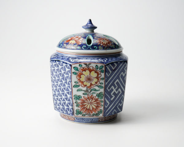 Miyanaga Tōzan 宮永東山 Incense burner with enamels