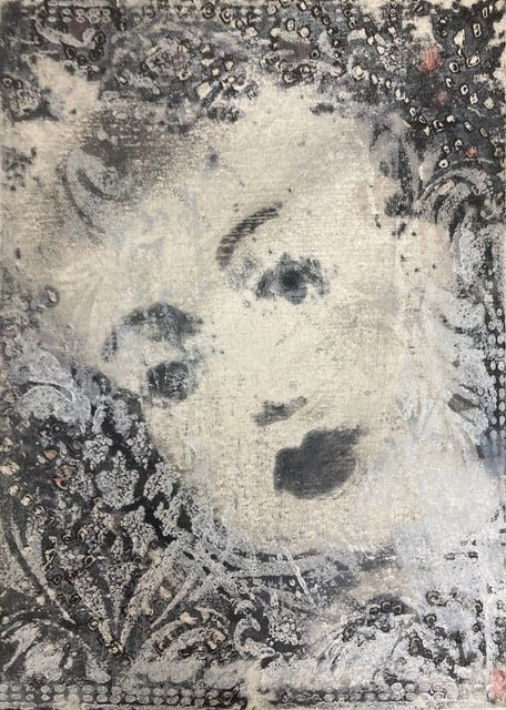 Corinna Button, Nesting