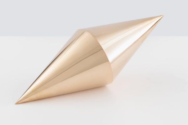 Jorinde Voigt Integral (Double cone), 2018 cast bronze, chased and polished, waxed 19 11/16 x 6 9/16 x 6 5/8 in (50 x 16.7 x 16.8 cm)