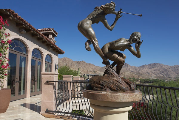 Joie de Femme, Nude, Half Life