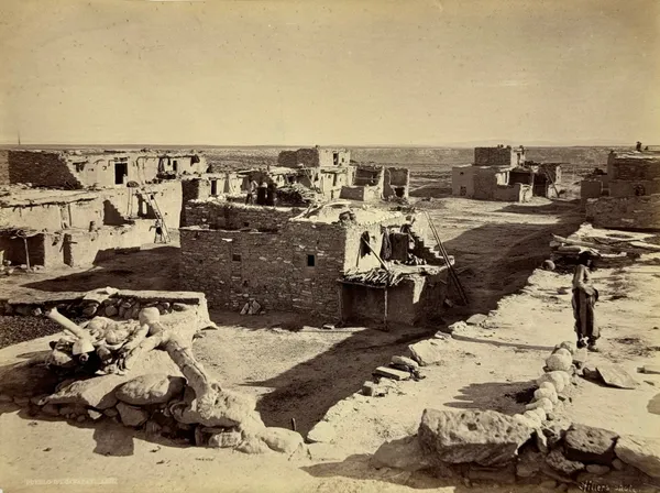 John K. Hillers, [Pueblo de Canapavi] Shungopavi, Hopi Pueblo, Arizona, c. 1880